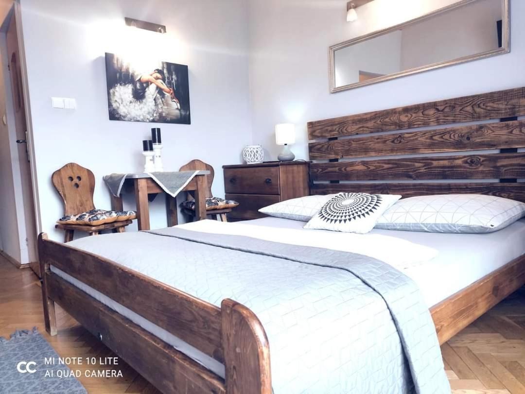 Podkowa Hotel Myslenice Bagian luar foto
